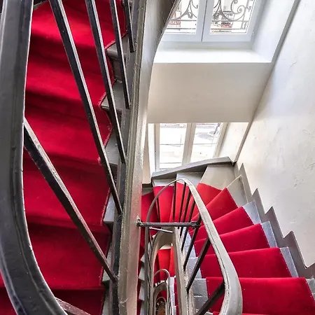 The Perfect In The Heart Of Paris